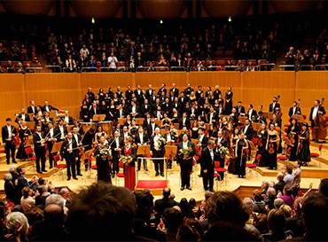 Cologne New Philharmonic Orchestra with Volker Hartung